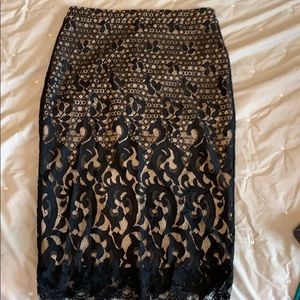 Pull-on lace skirt. Worn twice!!